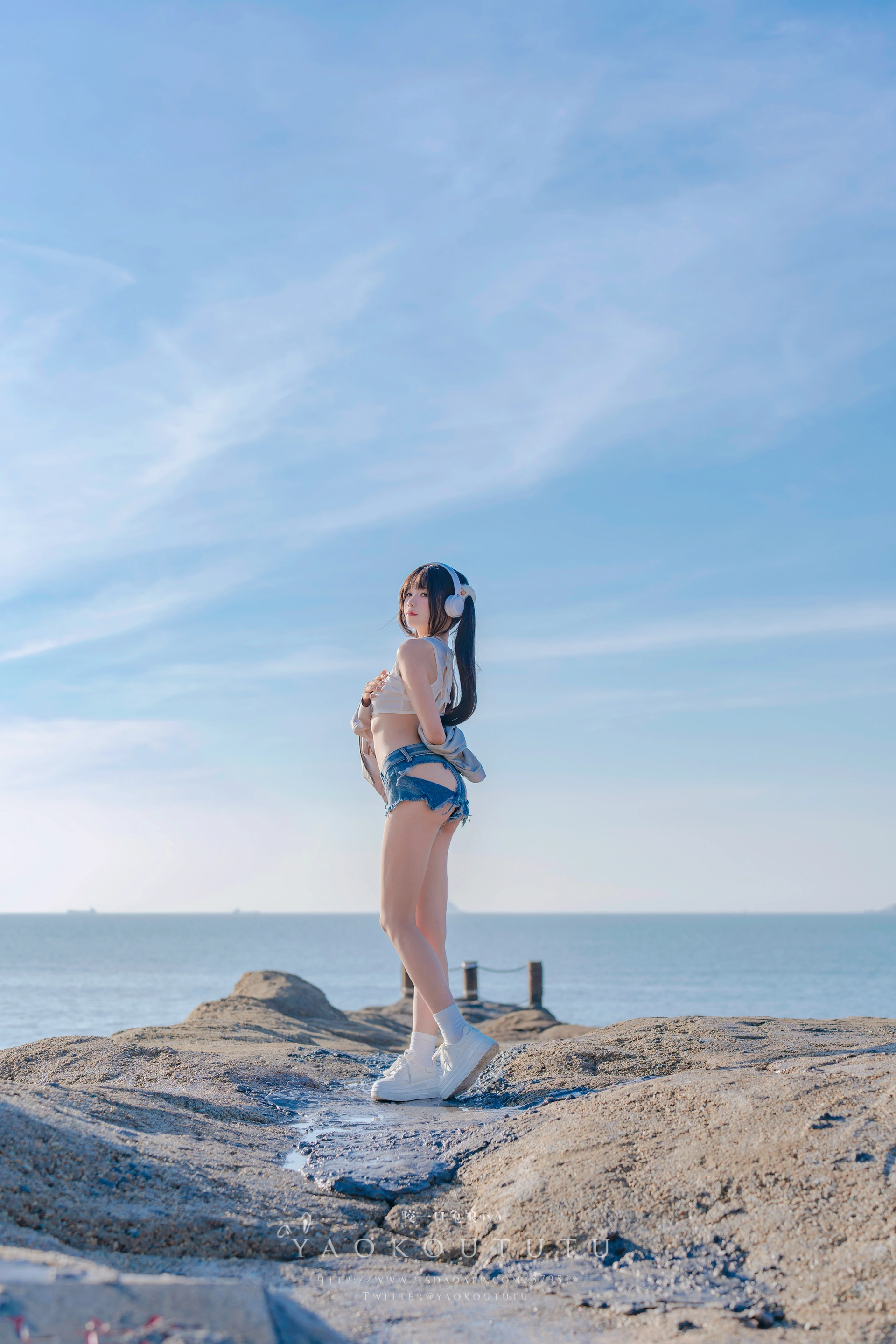 咬一口兔娘(黏黏团子兔) – NO.068 八月订阅『海音旋律』&Mr.Chu 1